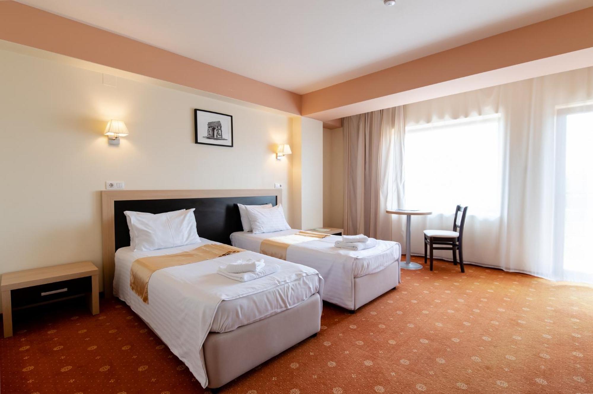 Hotel Oxford By Timhotels Timişoara Exteriör bild