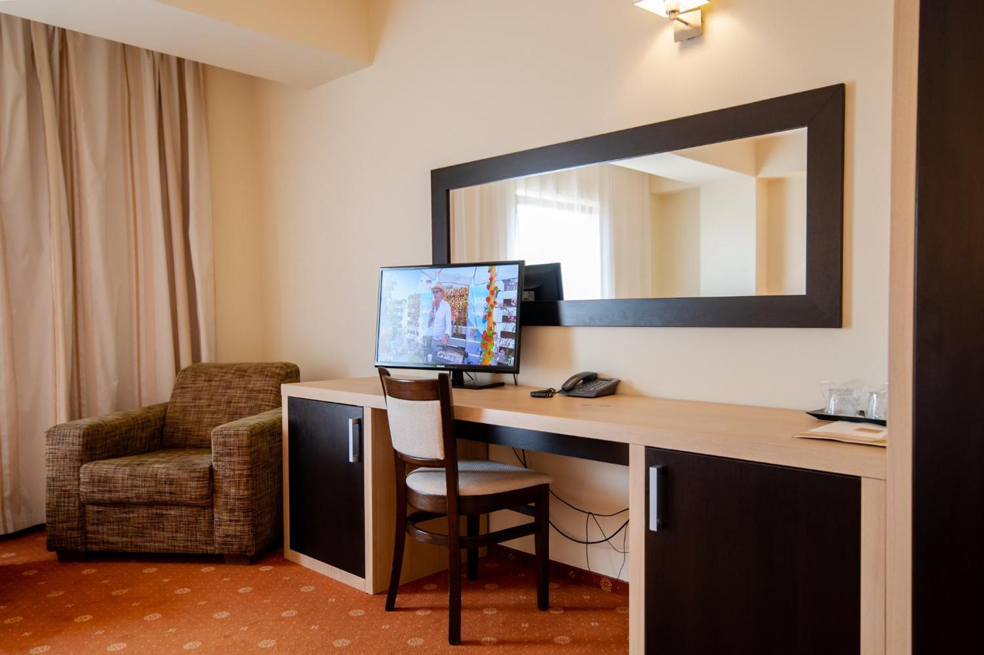 Hotel Oxford By Timhotels Timişoara Exteriör bild